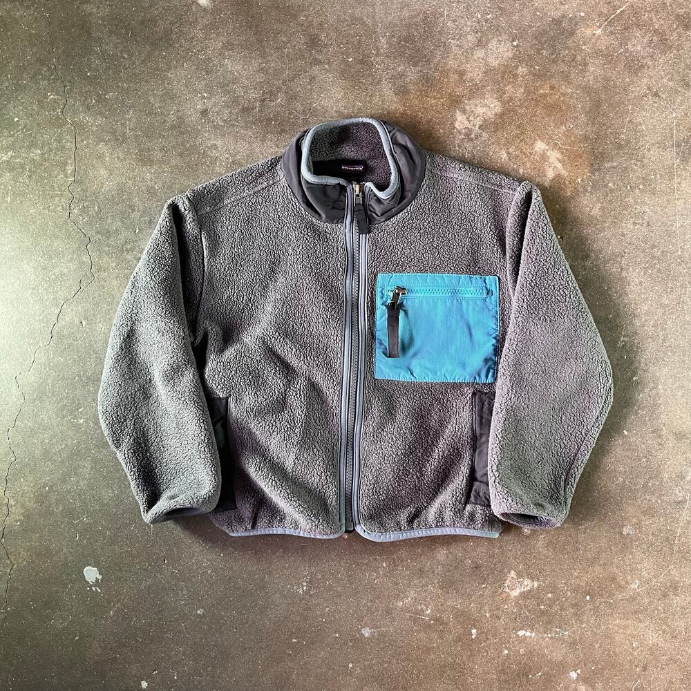 Modern kids Patagonia synchilla gray/blue zip up sweater kids size XS